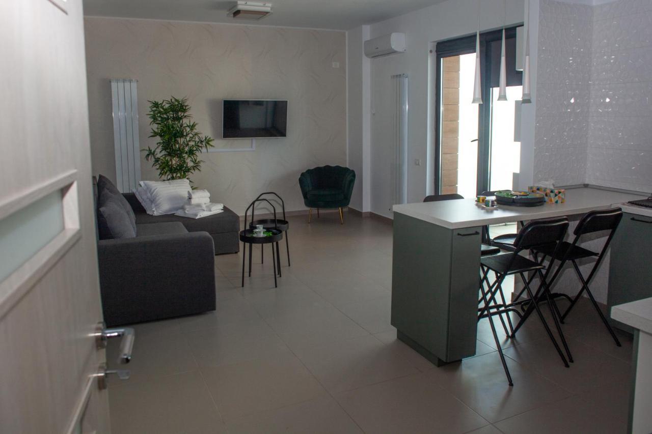 Green Apartament Near The Beach Năvodari Kültér fotó